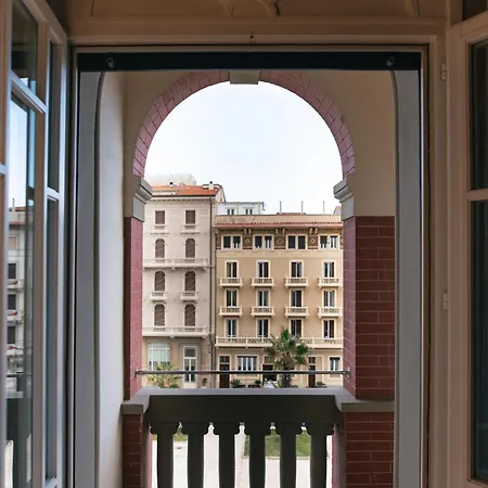 Готель Esplanade 4*