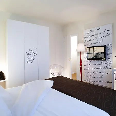 فندق Esplanade 4*