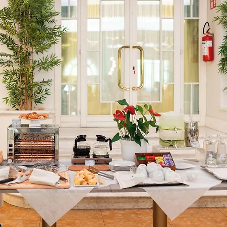 فندق Esplanade 4*