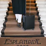 מלון Esplanade 4*