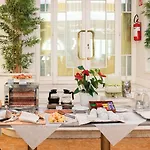 מלון Esplanade 4*